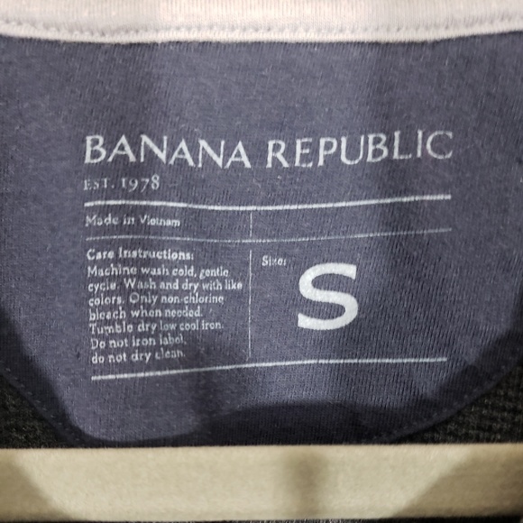 Banana Republic Sweater - Picture 3 of 3